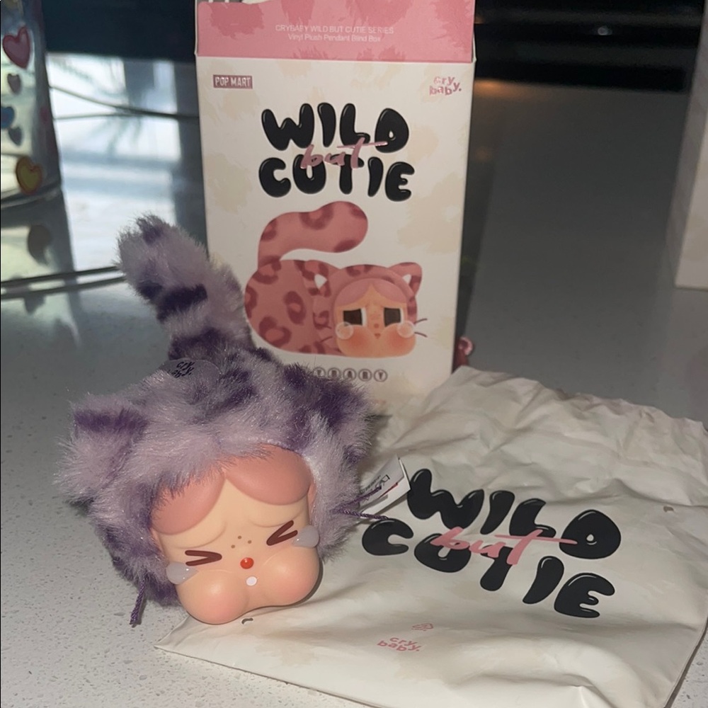 Crybaby Wild but Cutie series - Vinyl plush pendant Neon Cutie